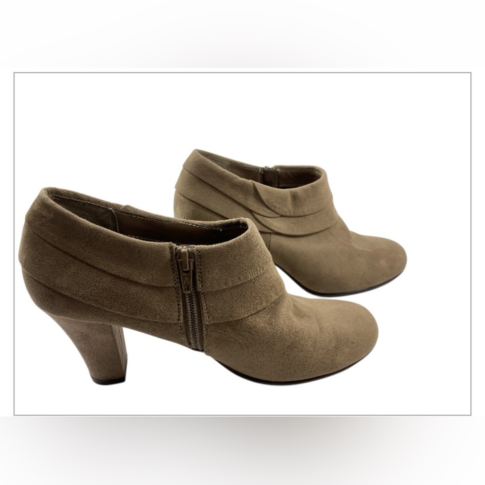 Aerosoles Women’s Size 9 Tan Heeled Ankle Side Zip Boots